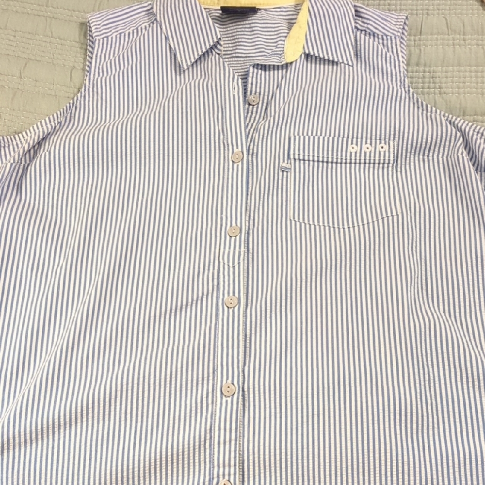 Columbia Blue and White Casual Button Down Shirt